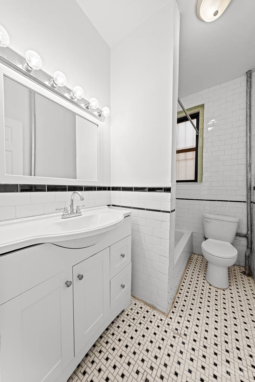 49 E 17th Street 1M