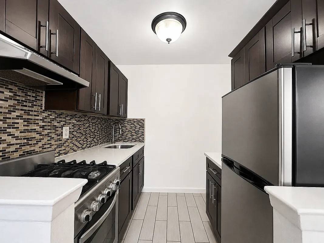 81-31 Baxter Avenue 1HH