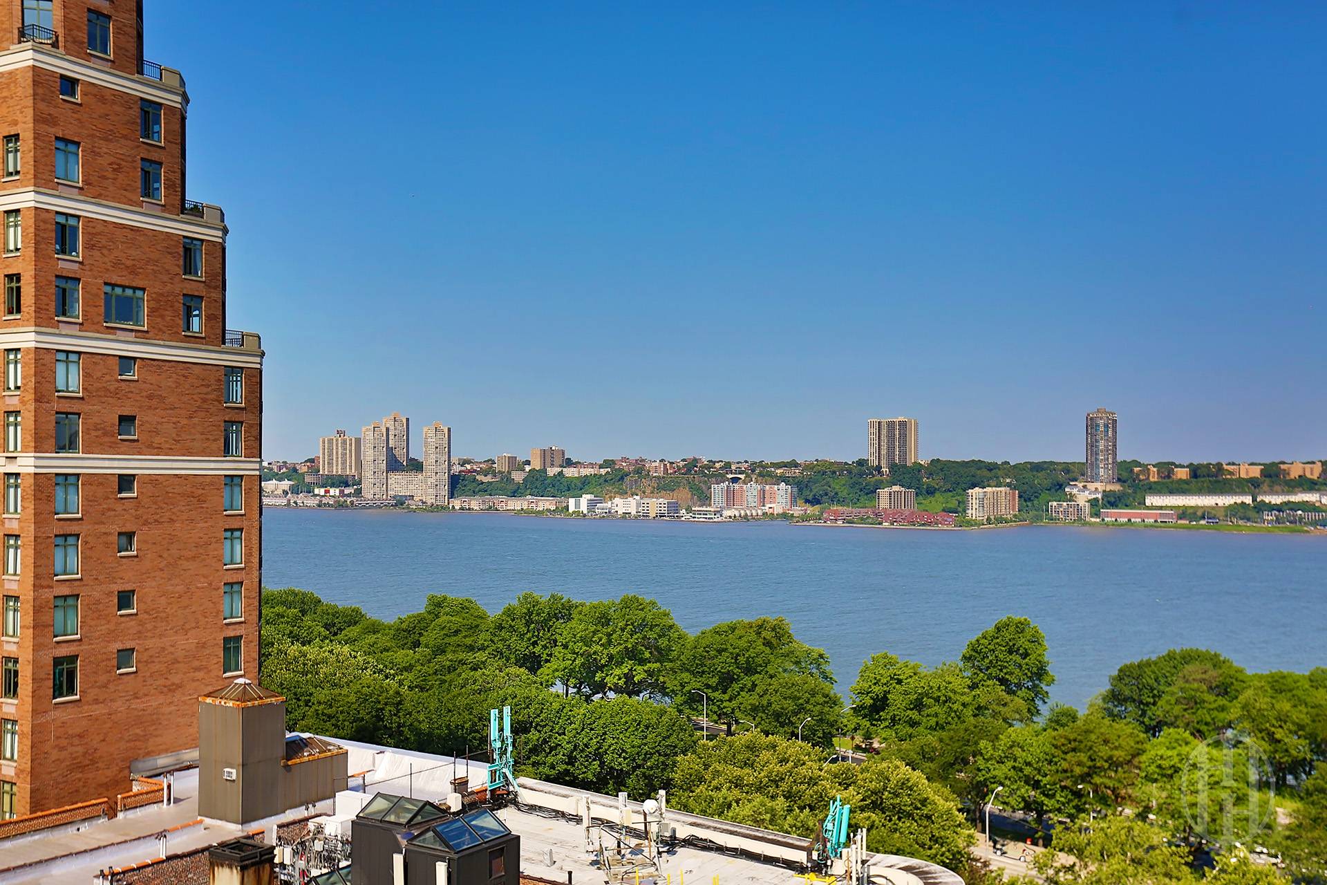 230 Riverside Drive 15L