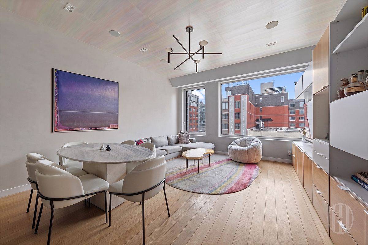 32 E 1st Street D4