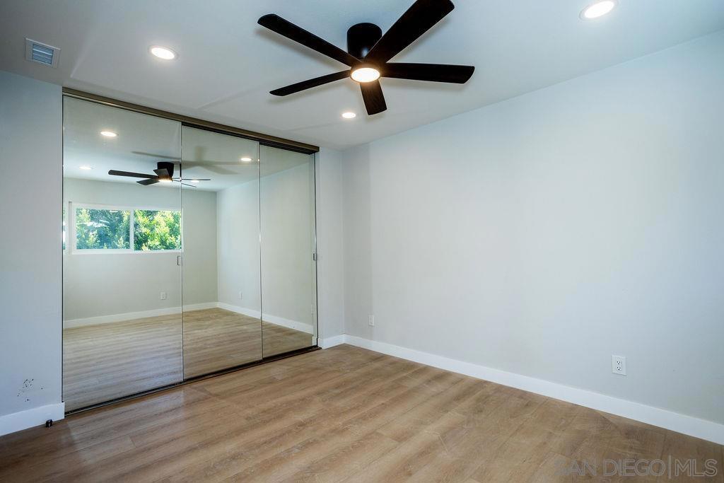 5318 Vickie Dr