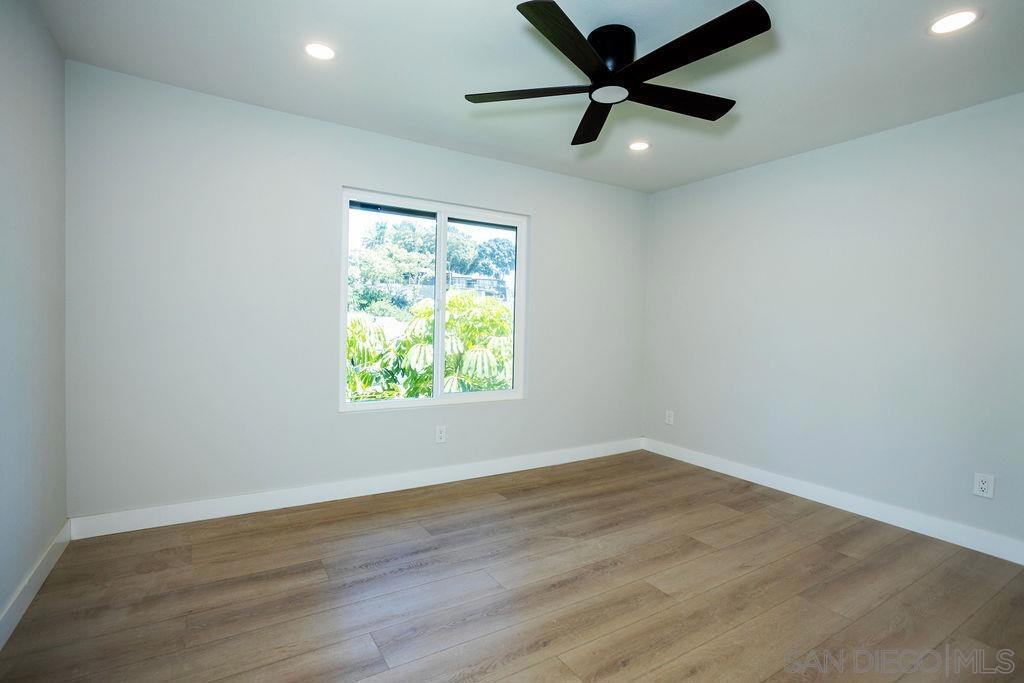 5318 Vickie Dr