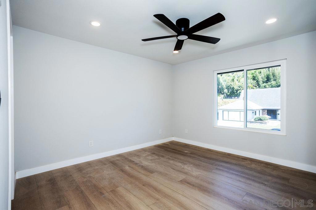 5318 Vickie Dr