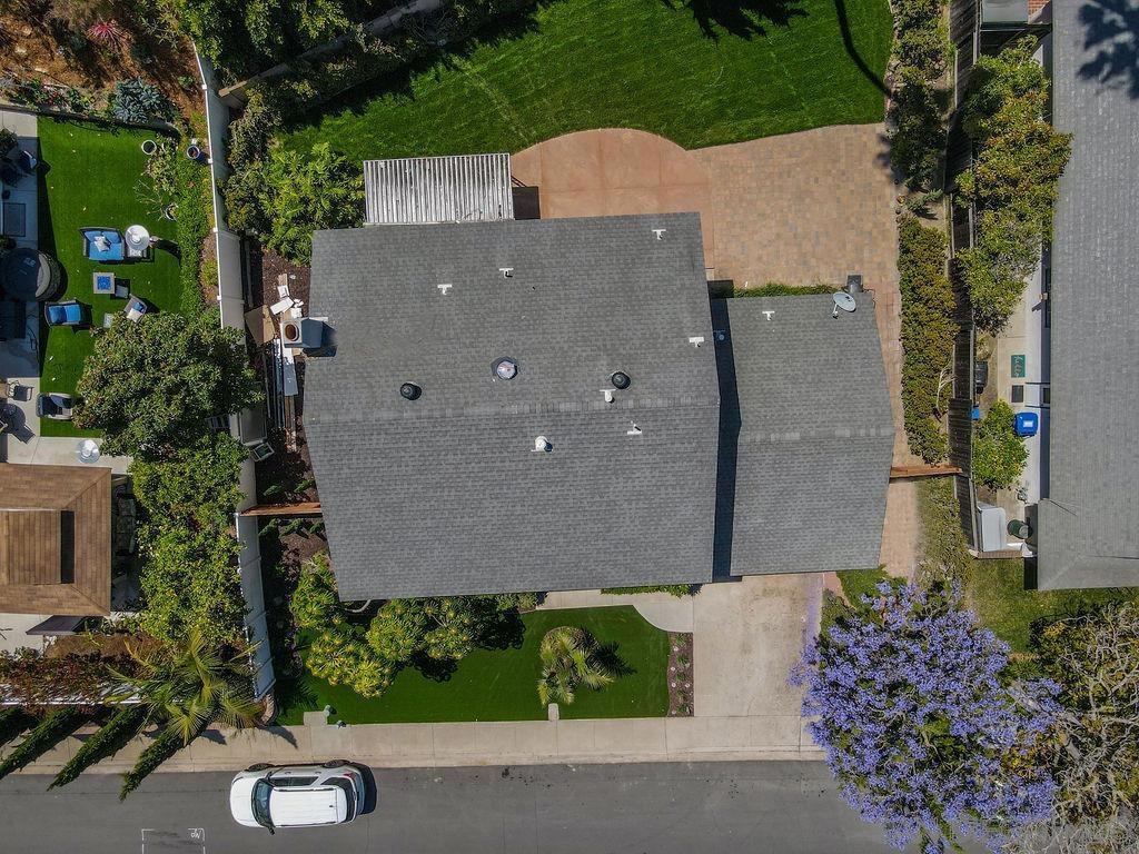 5318 Vickie Dr