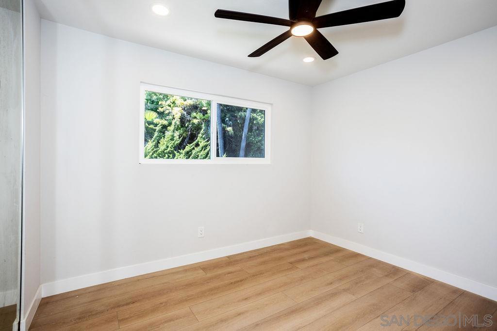 5318 Vickie Dr