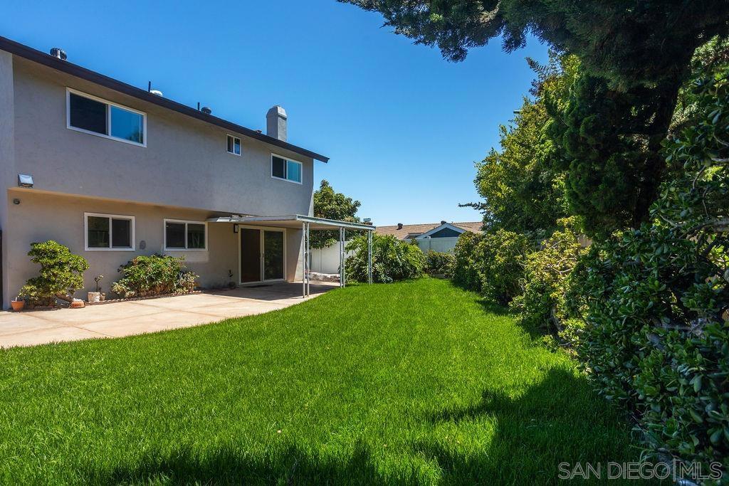 5318 Vickie Dr