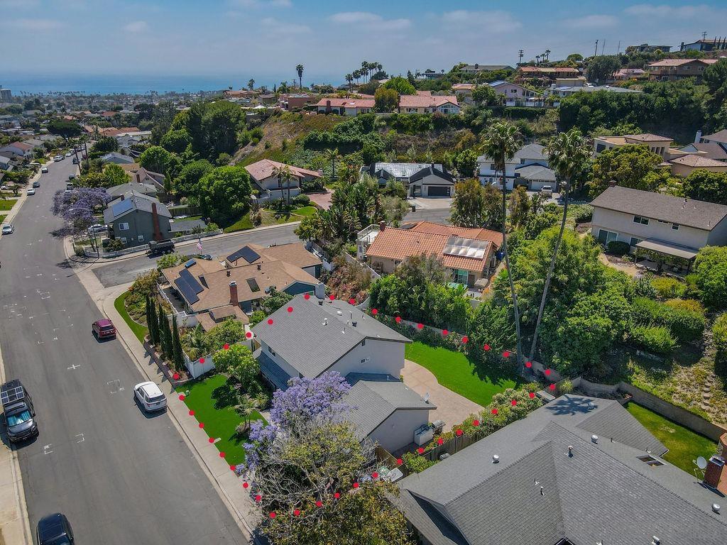 5318 Vickie Dr