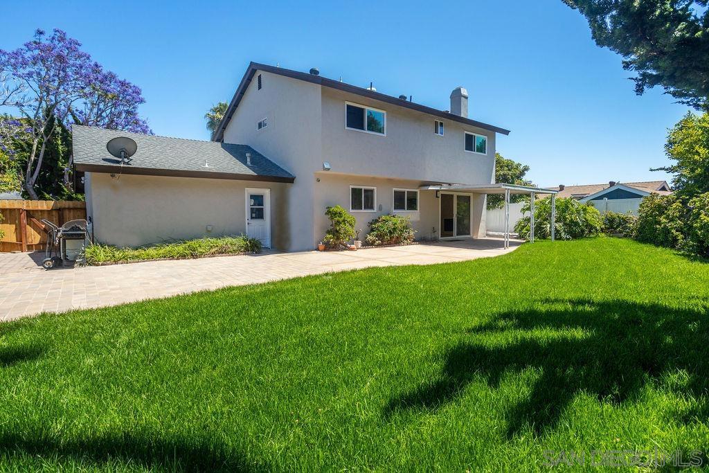 5318 Vickie Dr