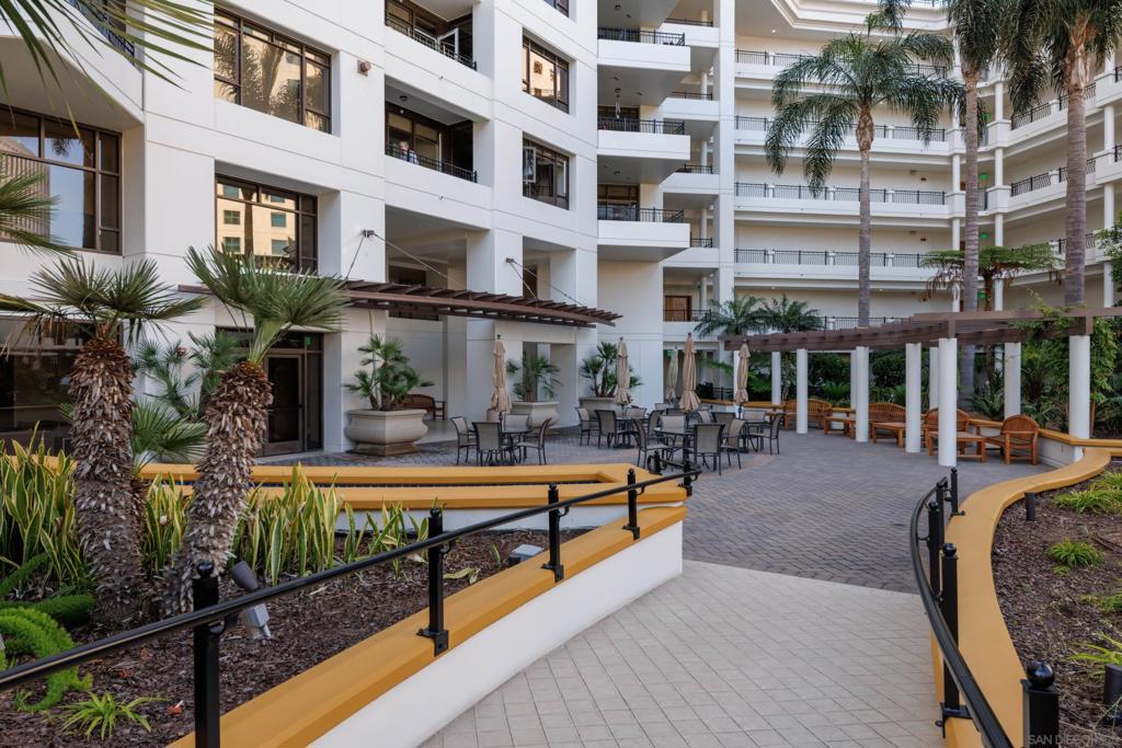 700 W W Harbor Dr 202