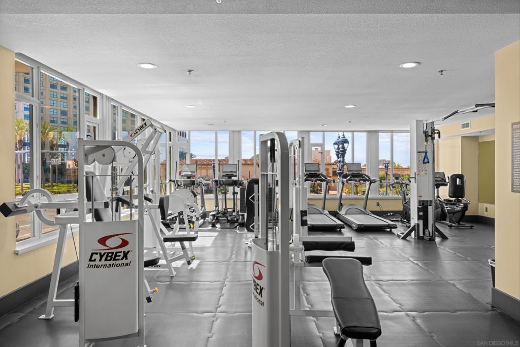 700 W W Harbor Dr 202