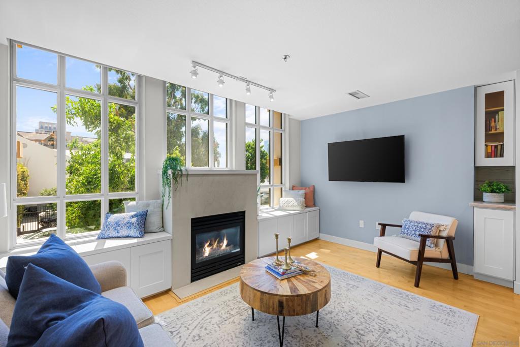 700 W W Harbor Dr 202