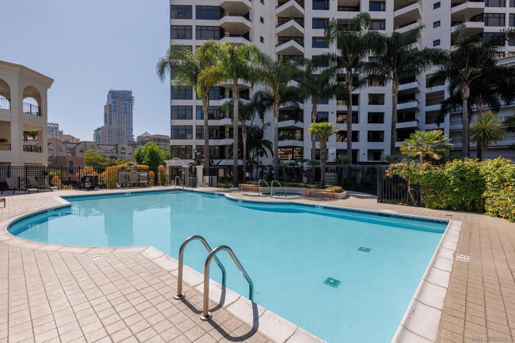 700 W W Harbor Dr 202