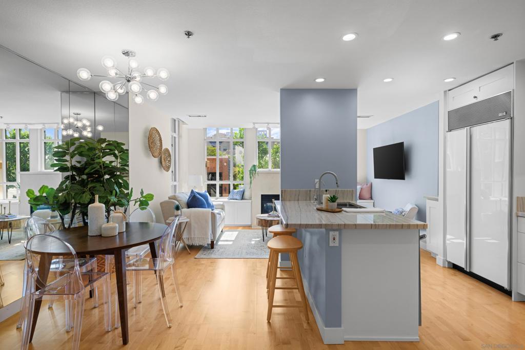 700 W W Harbor Dr 202