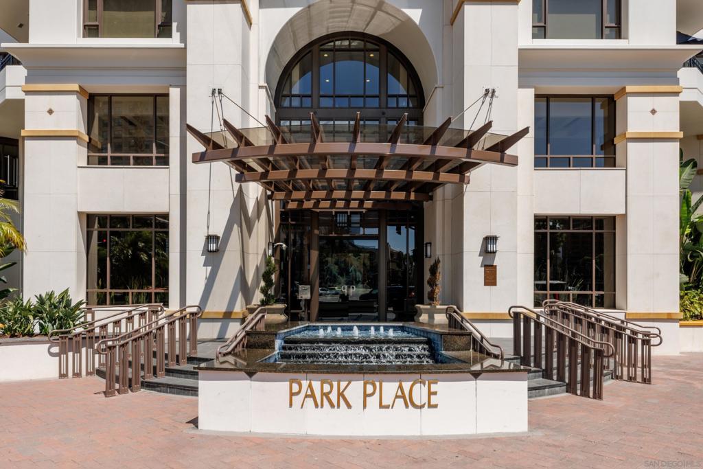 700 W W Harbor Dr 202