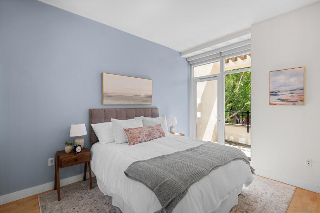 700 W W Harbor Dr 202