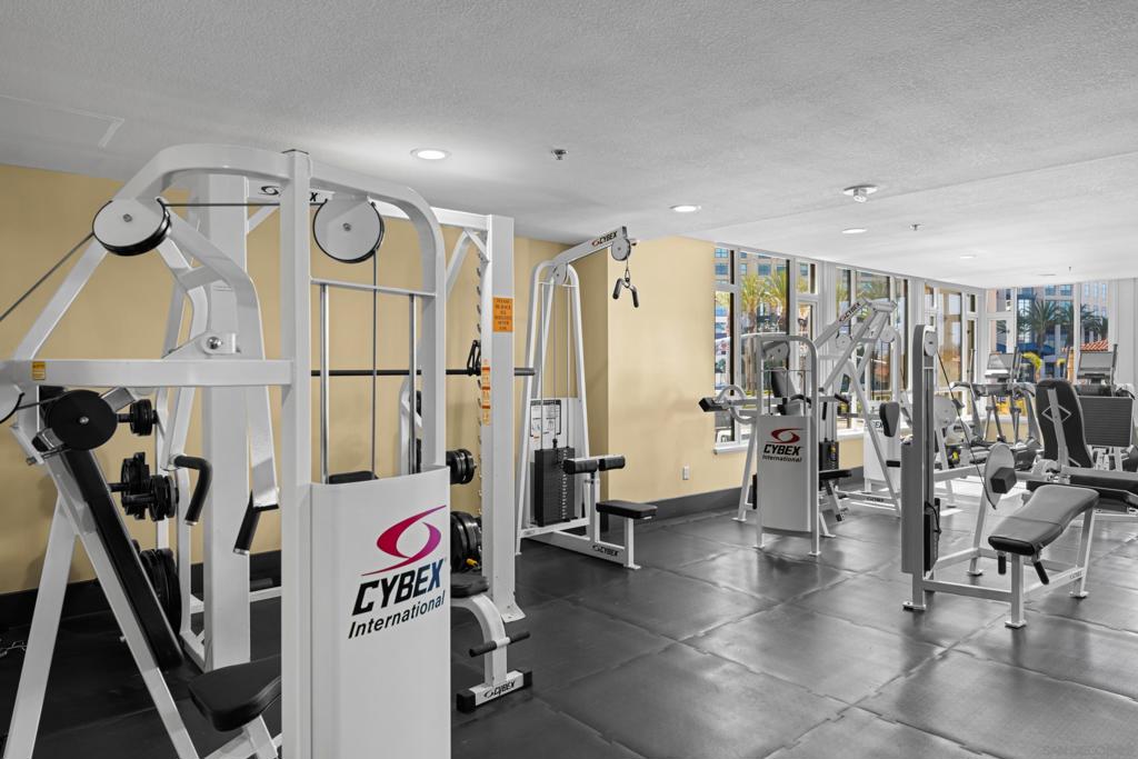 700 W W Harbor Dr 202