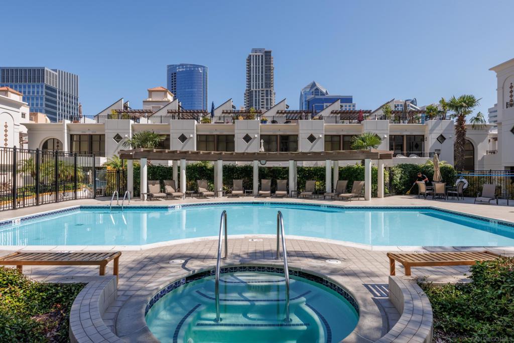 700 W W Harbor Dr 202