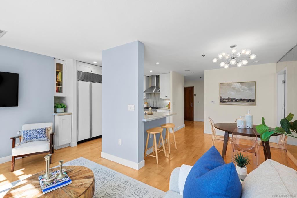 700 W W Harbor Dr 202