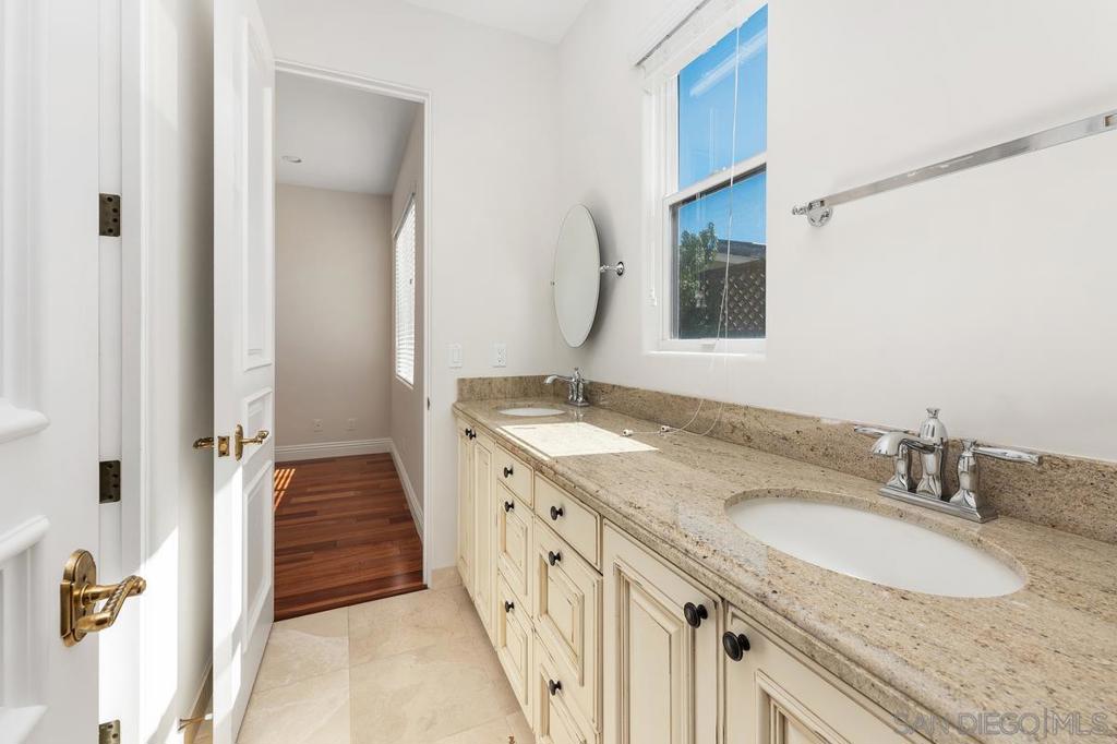 5971 La Jolla Mesa Dr