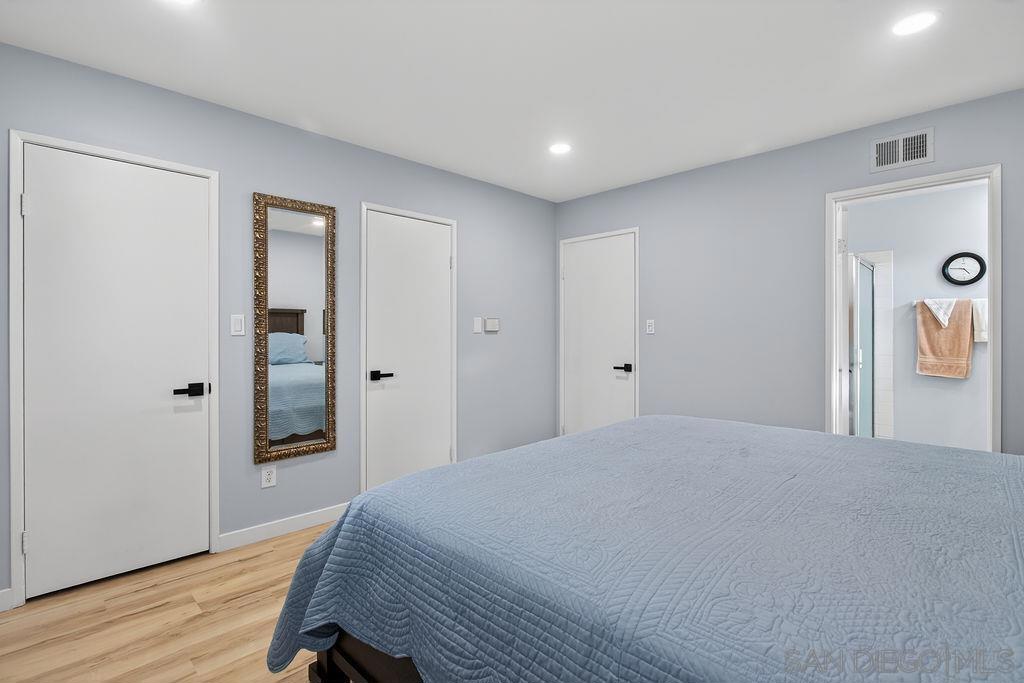5349 Vickie Dr