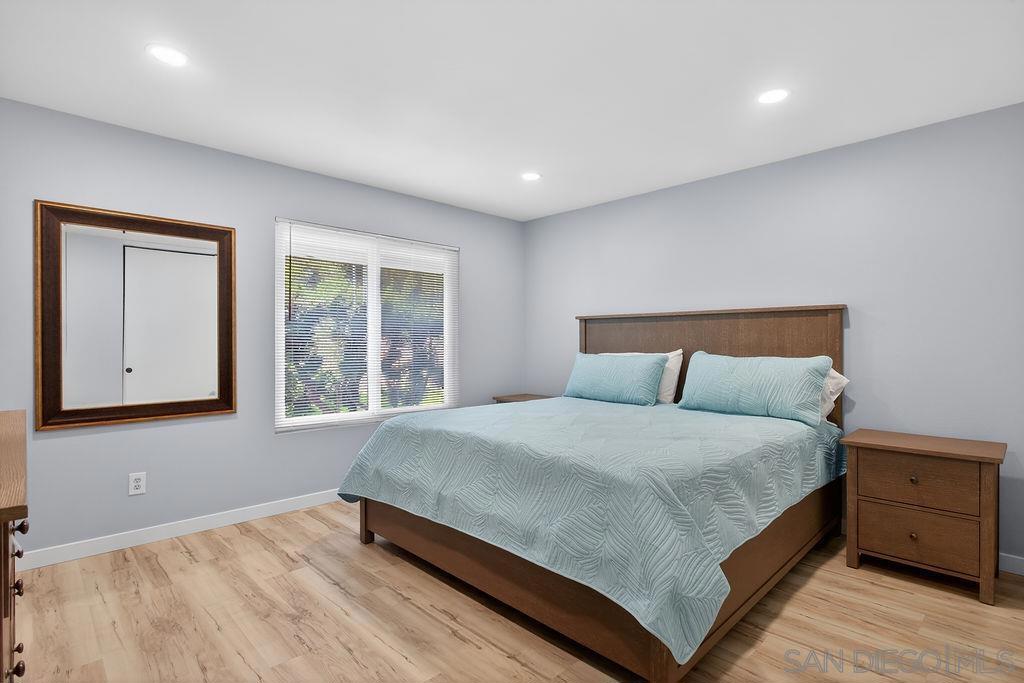 5349 Vickie Dr