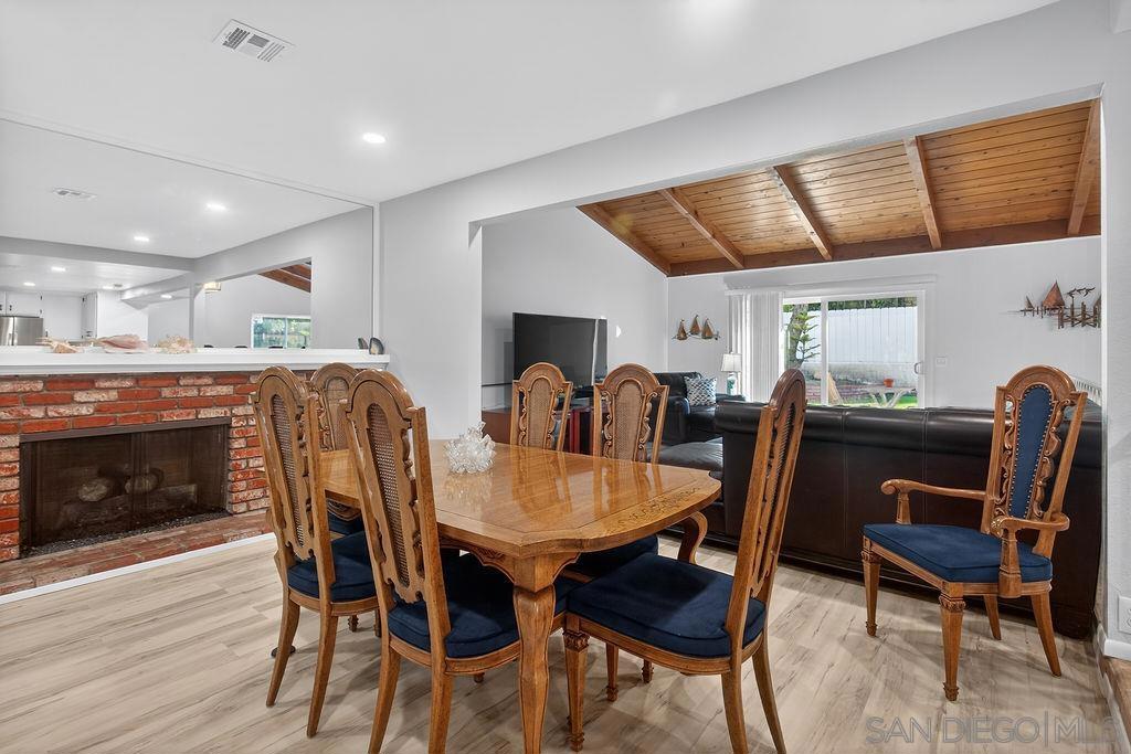 5349 Vickie Dr
