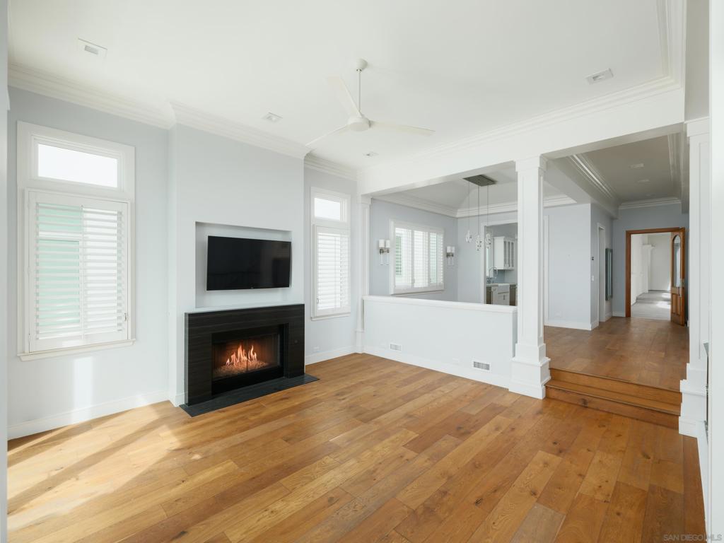 6911 Neptune Pl
