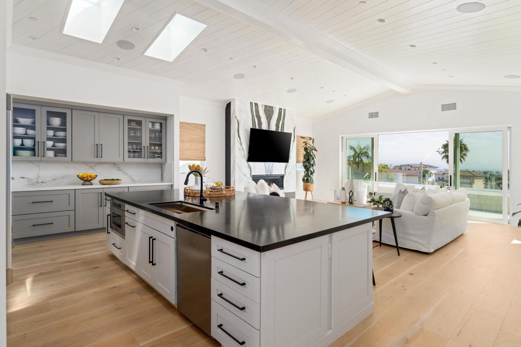 964 Candlelight Place