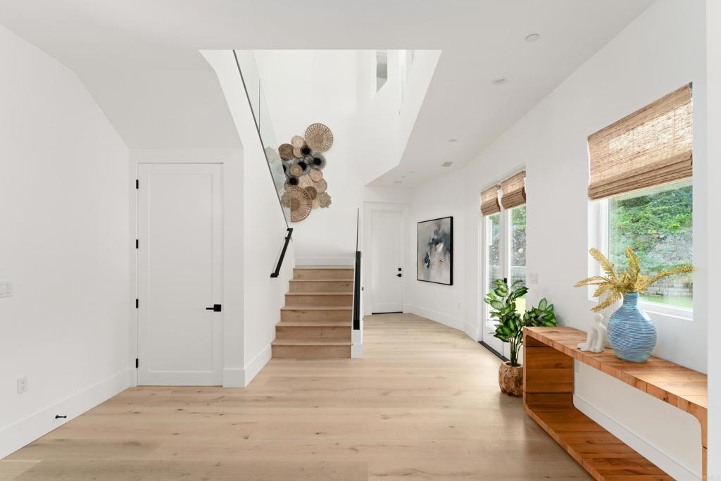 964 Candlelight Place