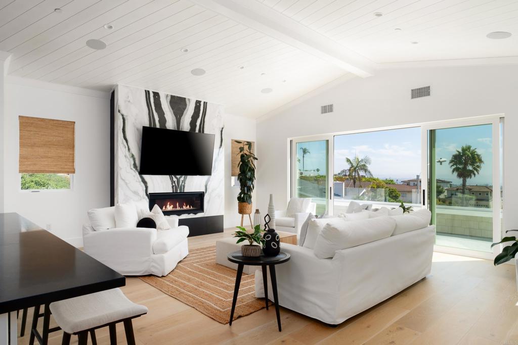 964 Candlelight Place