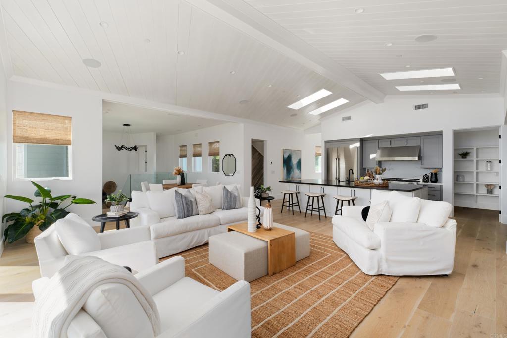 964 Candlelight Place