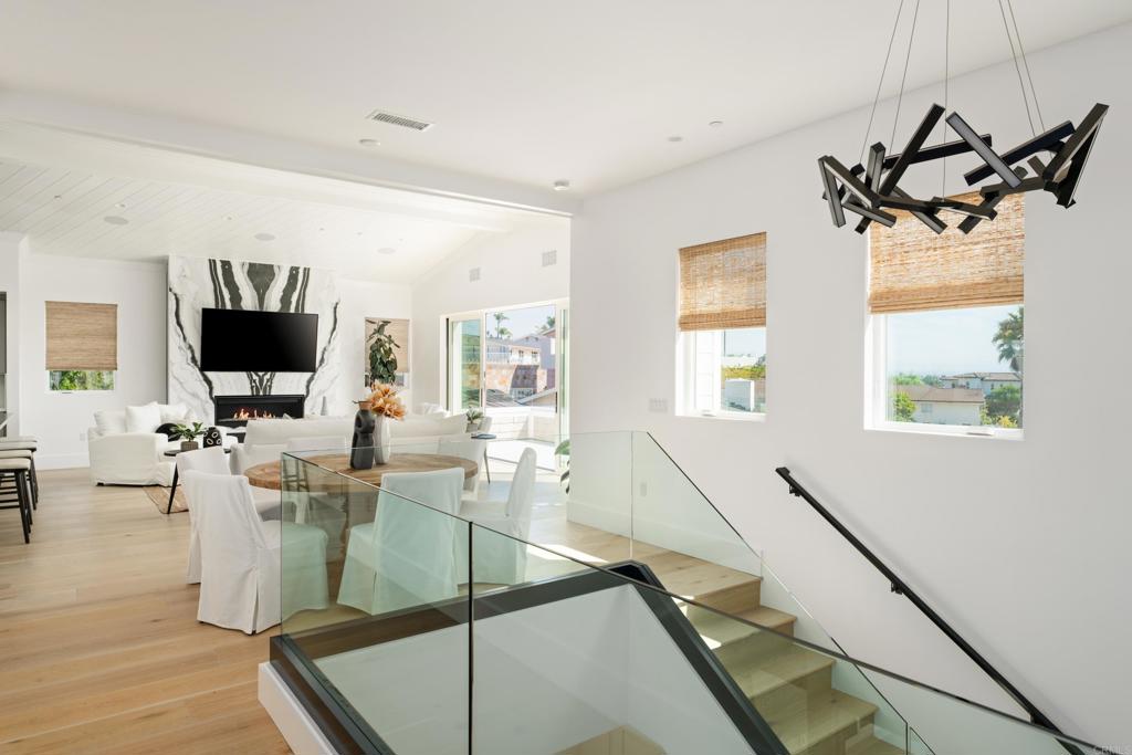 964 Candlelight Place