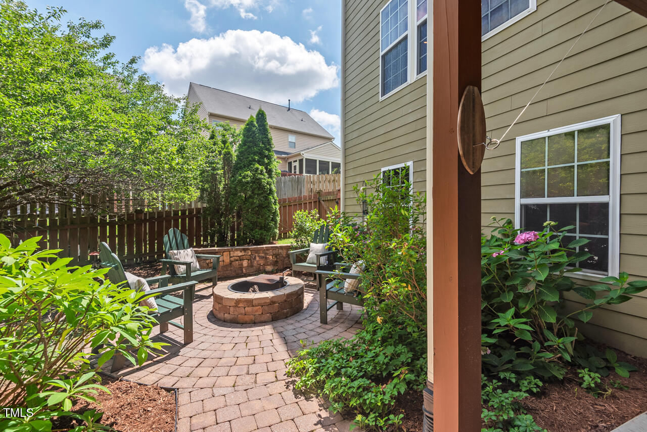1504 Hemlock Hill Drive