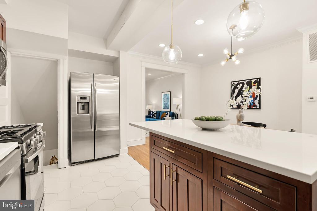 412 CRITTENDEN STREET NW