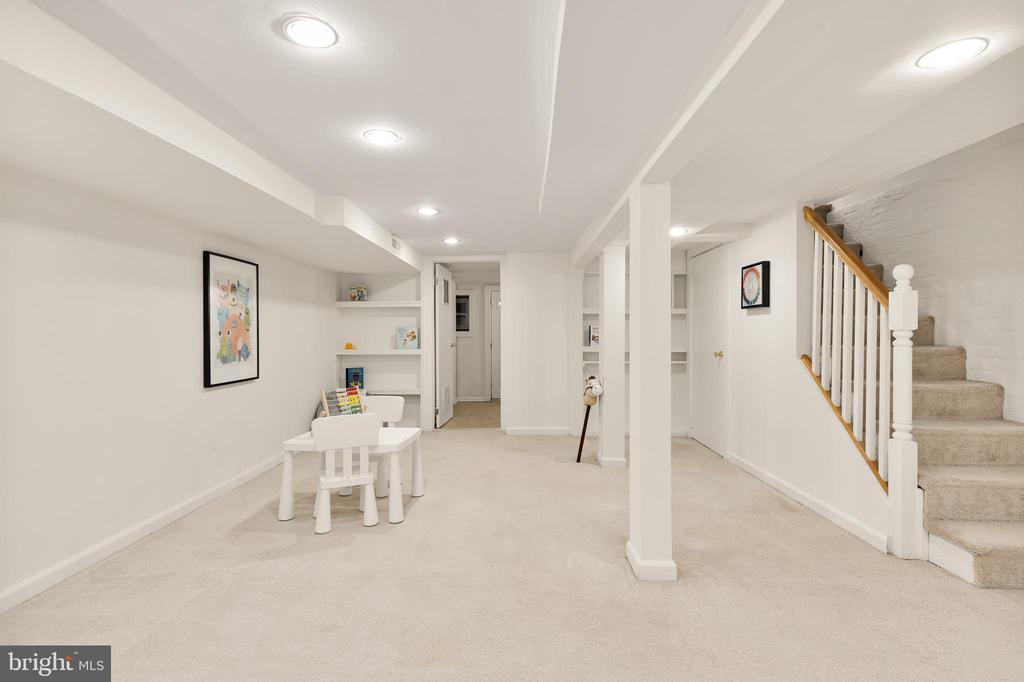 412 CRITTENDEN STREET NW