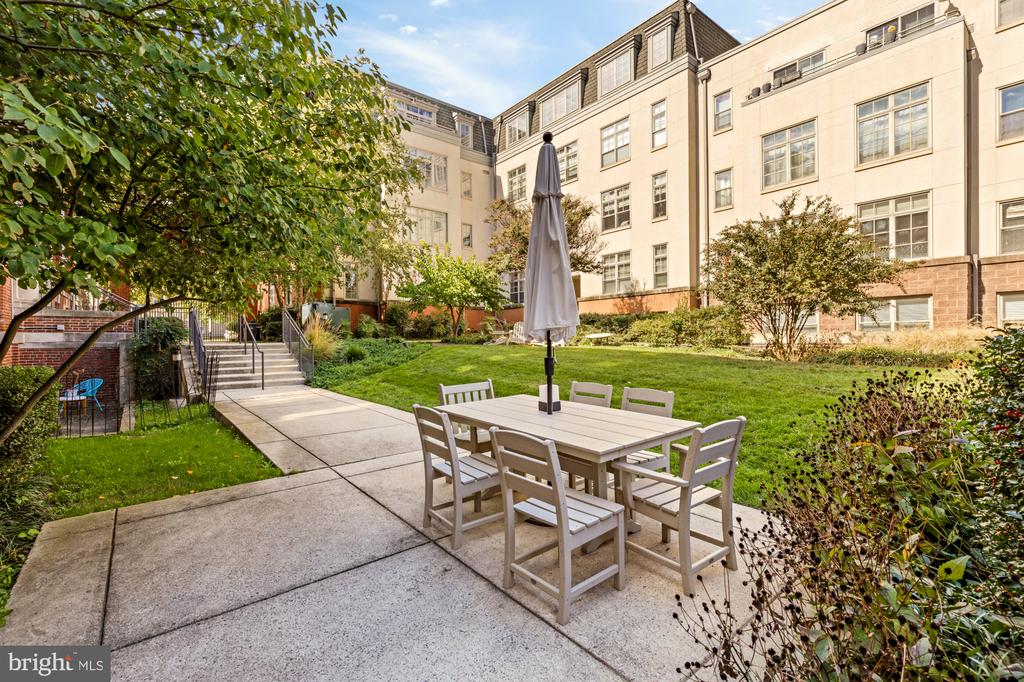 150 V STREET NW VL02