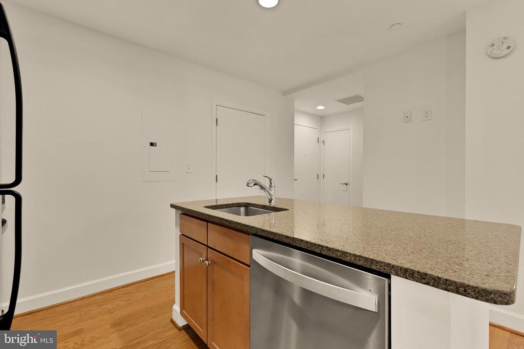 150 V STREET NW VL02