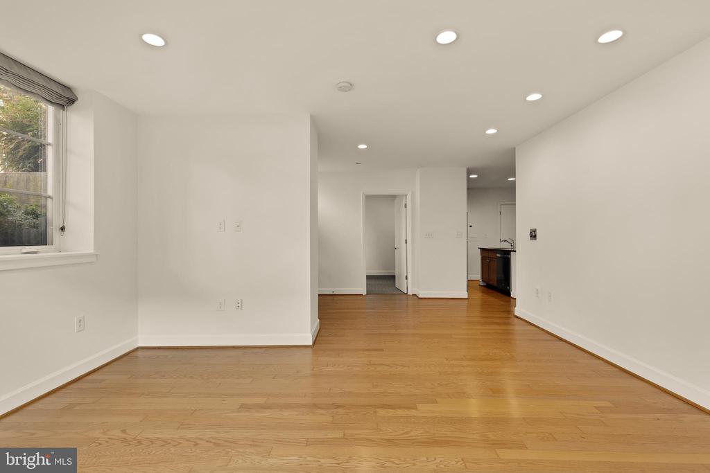 150 V STREET NW VL02