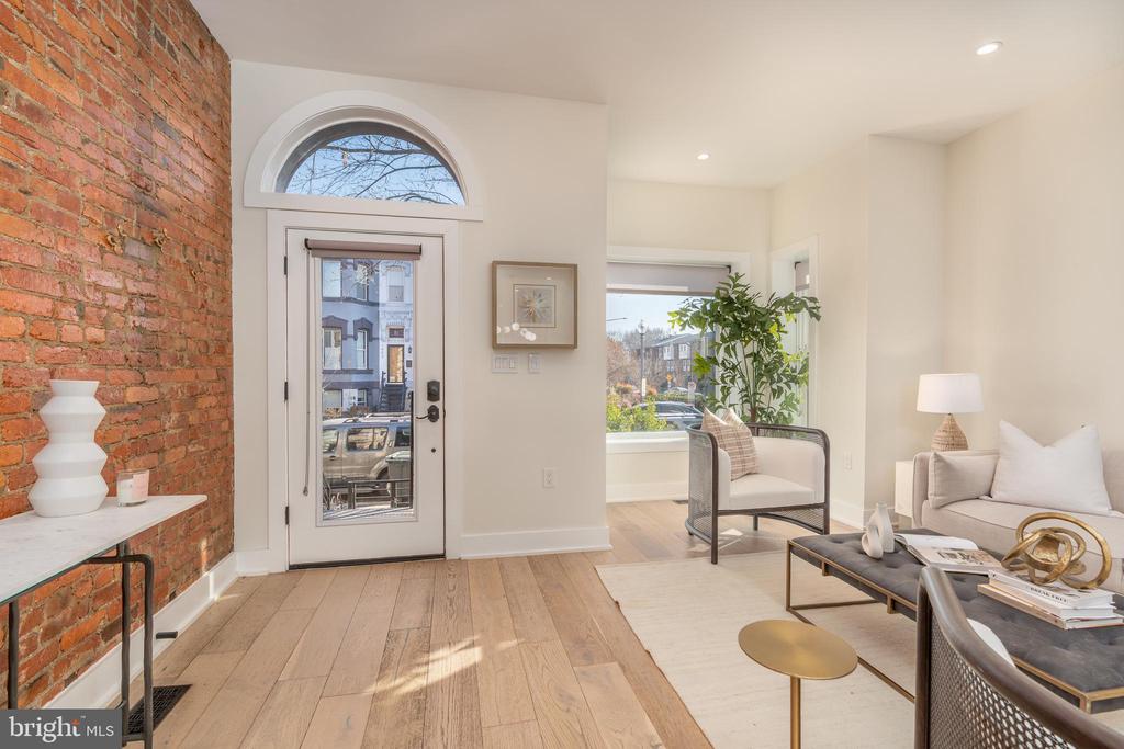 1402 5TH STREET NW