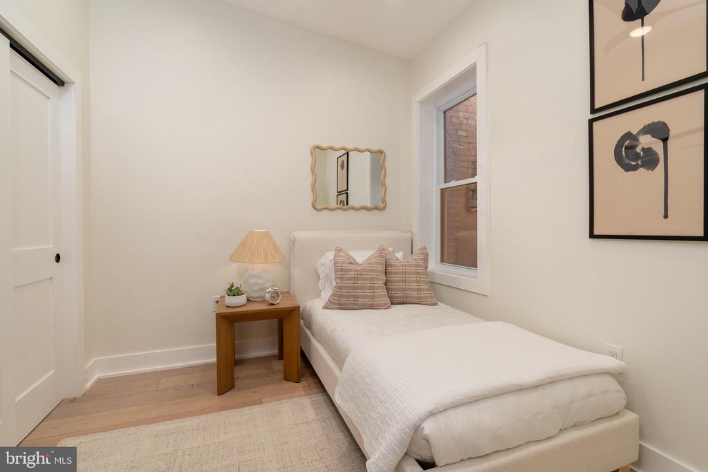 1402 5TH STREET NW