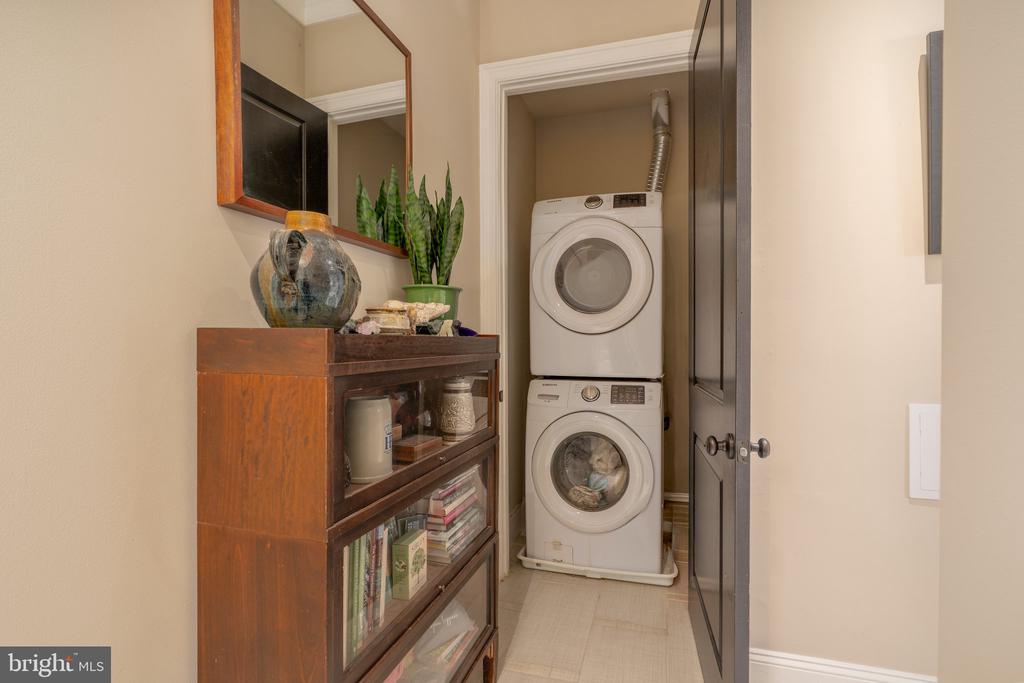 2464 ONTARIO ROAD NW Unit: 1