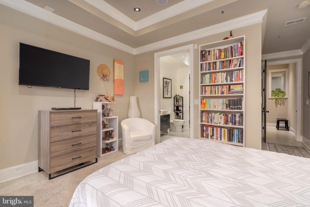 2464 ONTARIO ROAD NW Unit: 1