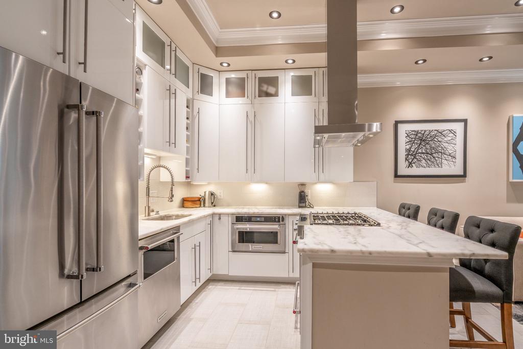 2464 ONTARIO ROAD NW Unit: 1