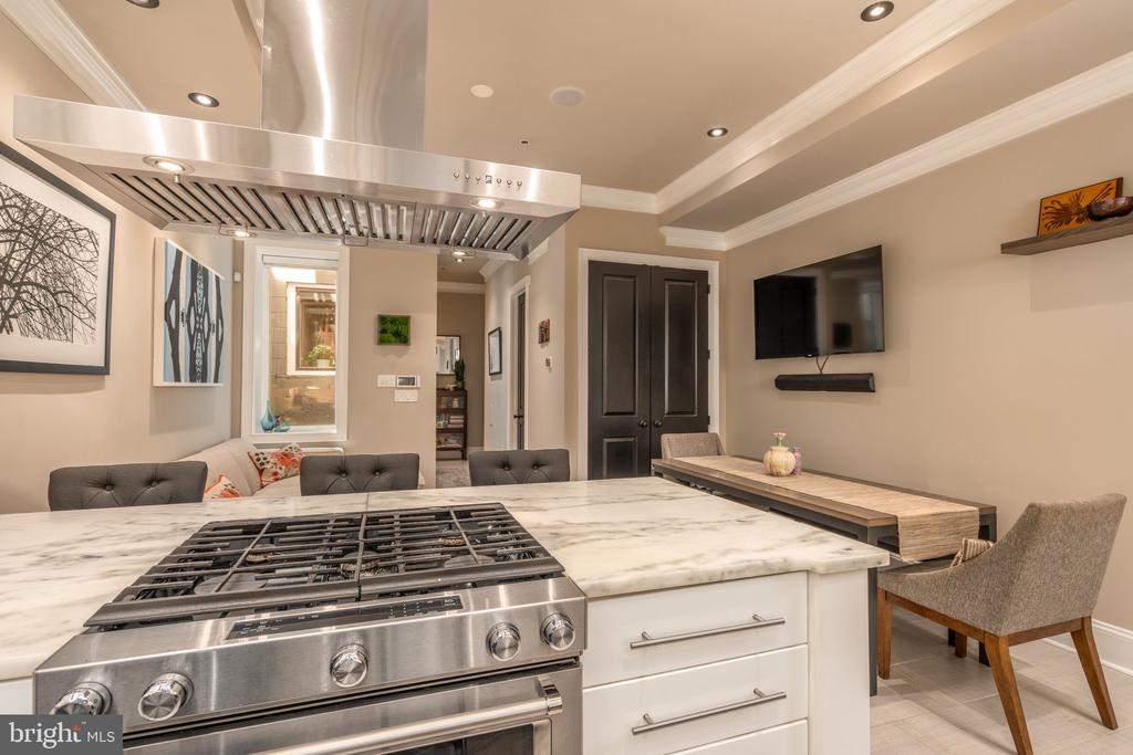 2464 ONTARIO ROAD NW Unit: 1