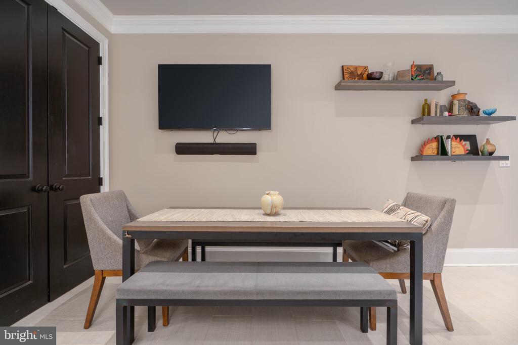 2464 ONTARIO ROAD NW Unit: 1