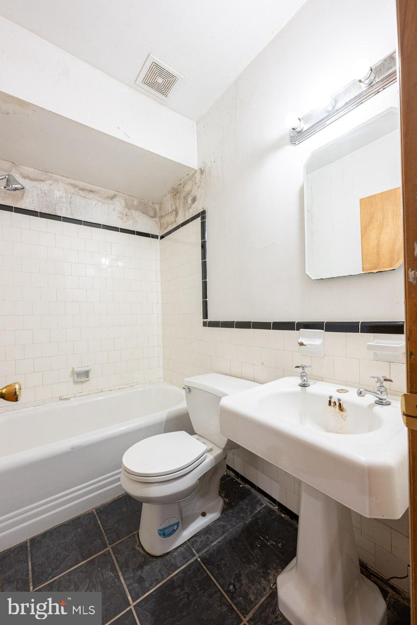 1717 TRINIDAD AVENUE NE