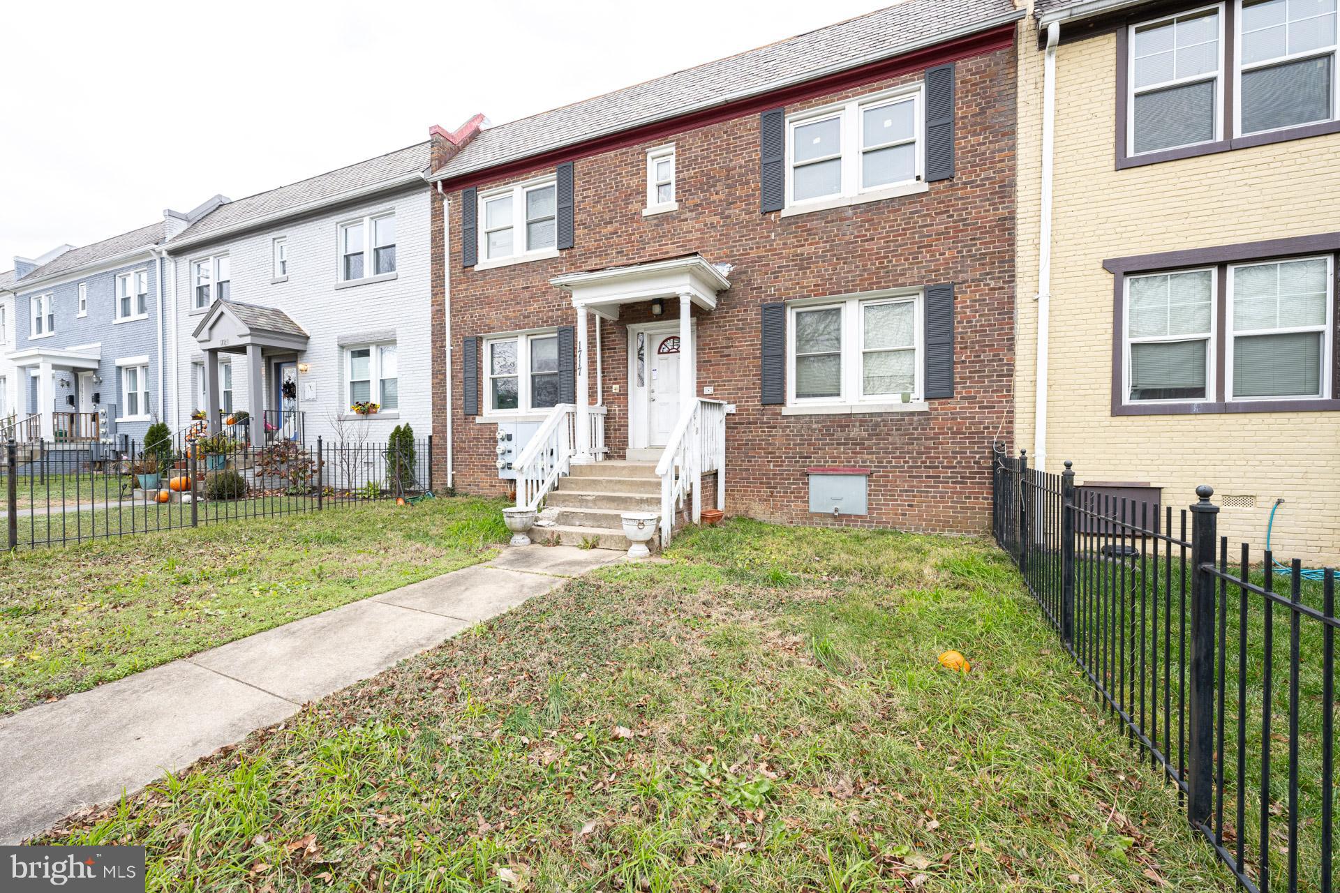 1717 TRINIDAD AVENUE NE