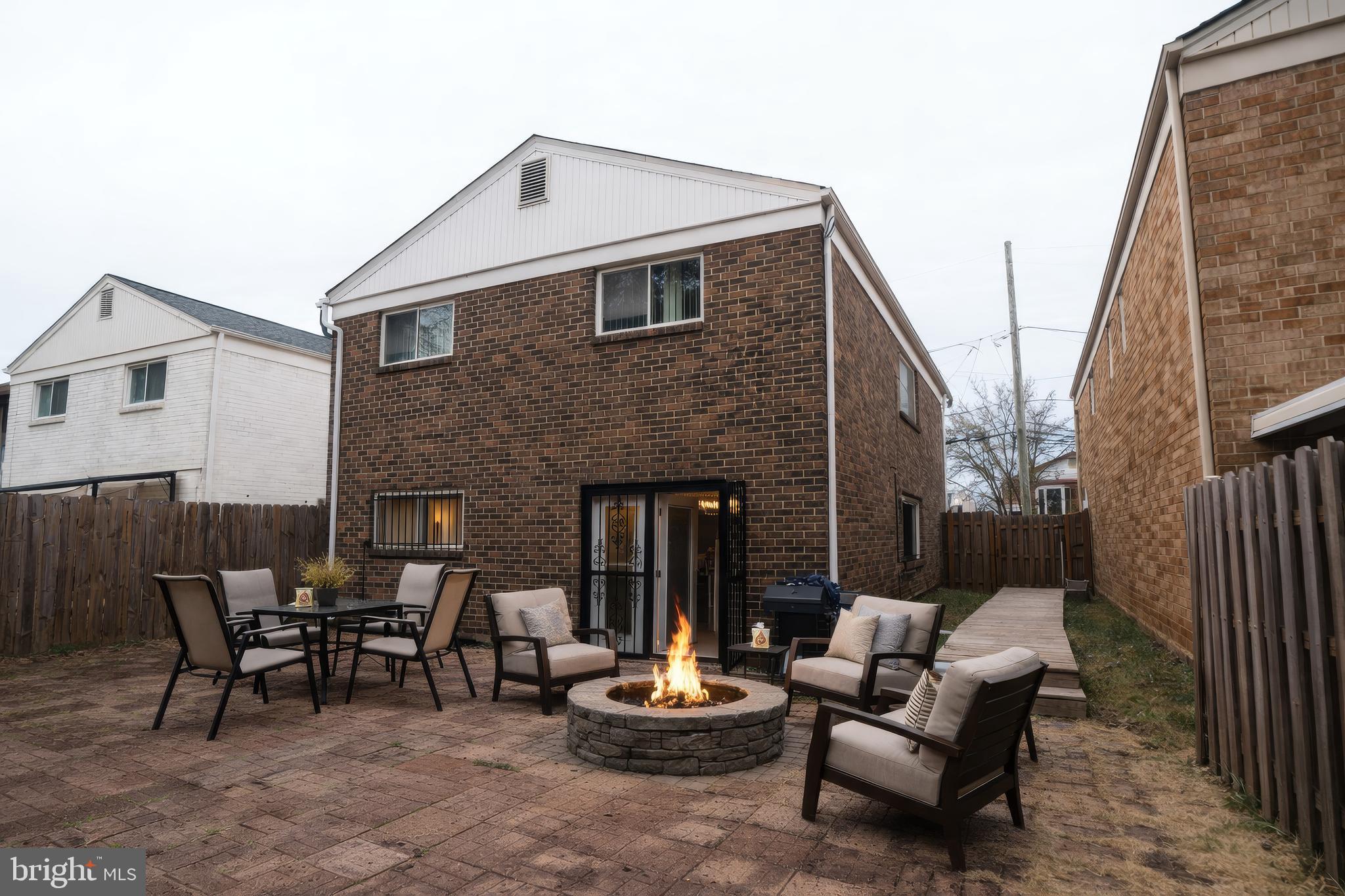 2412 SKYLAND PLACE SE