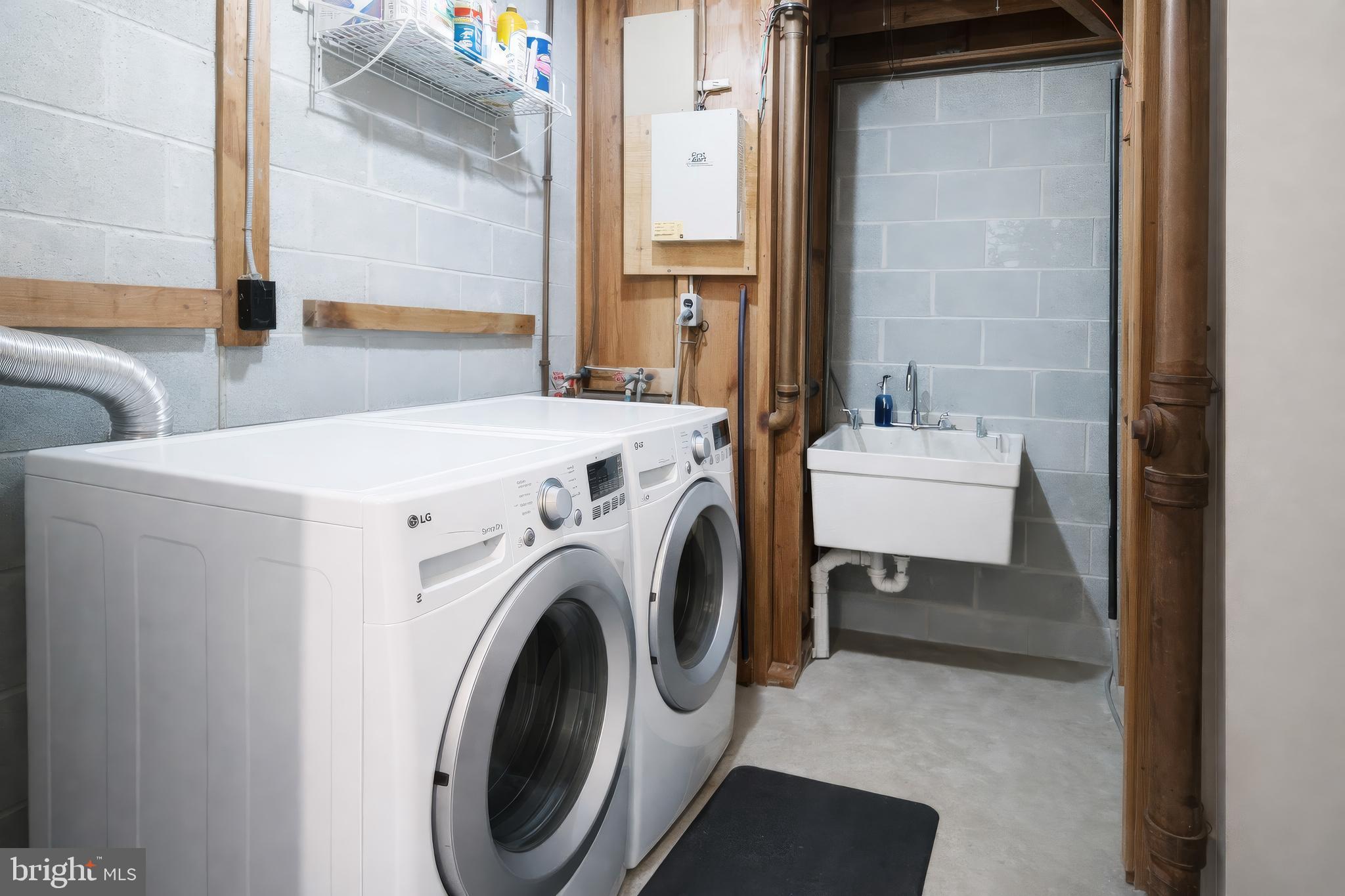 2412 SKYLAND PLACE SE