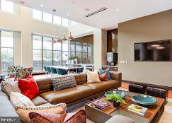 2412 SKYLAND PLACE SE